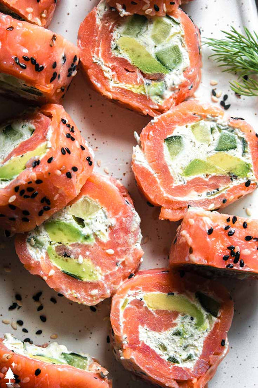 Roll Smoked salmon cream cheese avocado